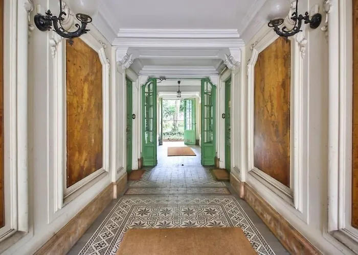 Charming Superb Location In 7th District Daire