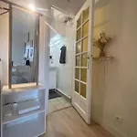 Charming Superb Location In 7th District Apartment Paris